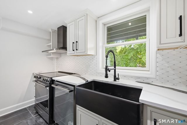 1 Tulip Tree Lane, Norwalk, CT 06851
