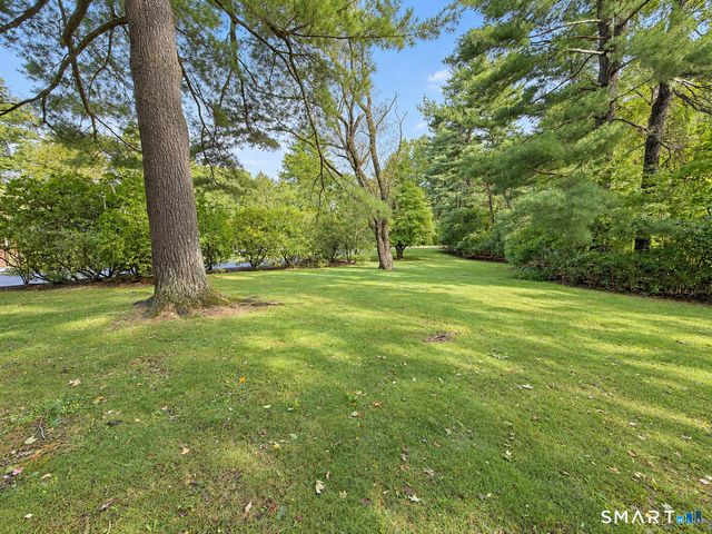 1 Tulip Tree Lane, Norwalk, CT 06851