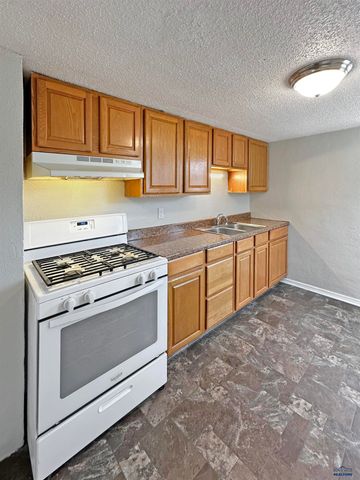 720 HAINES AVE, Rapid City, SD 57701