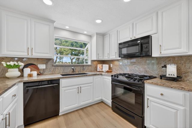 3105 Sunset Hill Rd, Rocklin, CA 95677