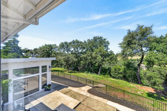 3105 Sunset Hill Rd, Rocklin, CA 95677