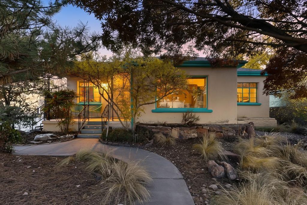 518 Green Valley Road NW, Los Ranchos, NM 87107