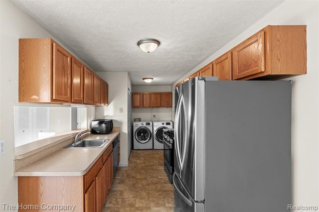 23639 Stonehenge Boulevard, Novi, MI 48375