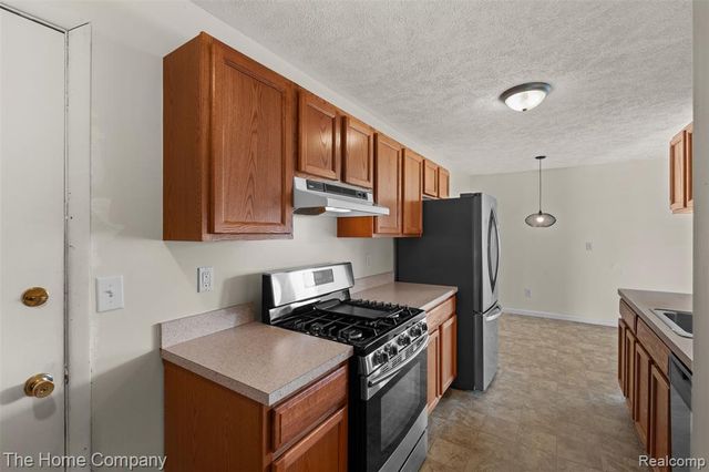 23639 Stonehenge Boulevard, Novi, MI 48375