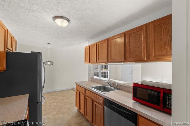 23639 Stonehenge Boulevard, Novi, MI 48375