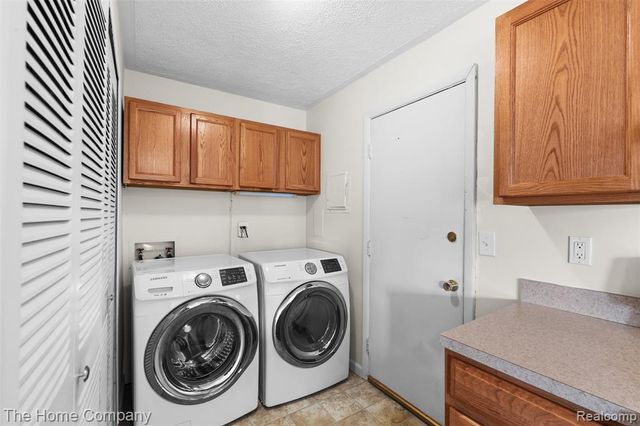 23639 Stonehenge Boulevard, Novi, MI 48375