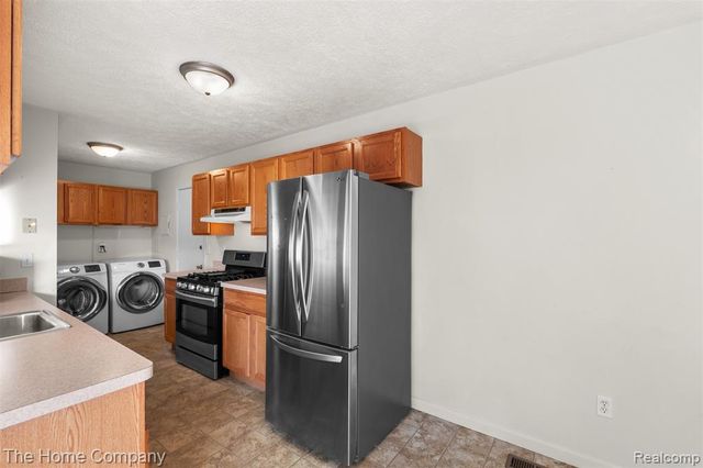 23639 Stonehenge Boulevard, Novi, MI 48375