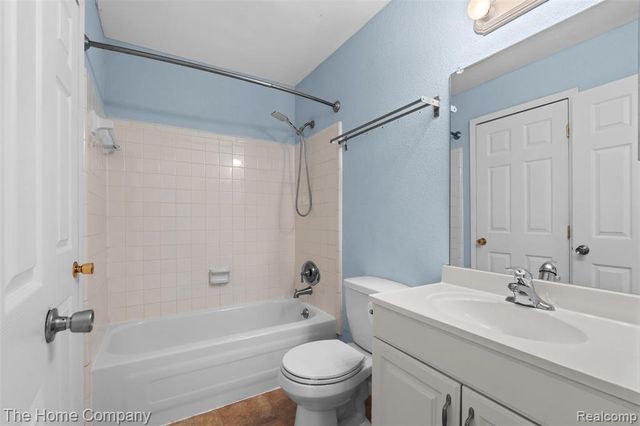 23639 Stonehenge Boulevard, Novi, MI 48375