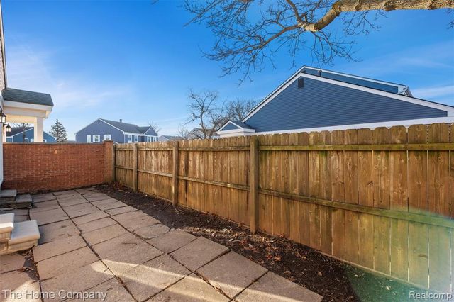 23639 Stonehenge Boulevard, Novi, MI 48375