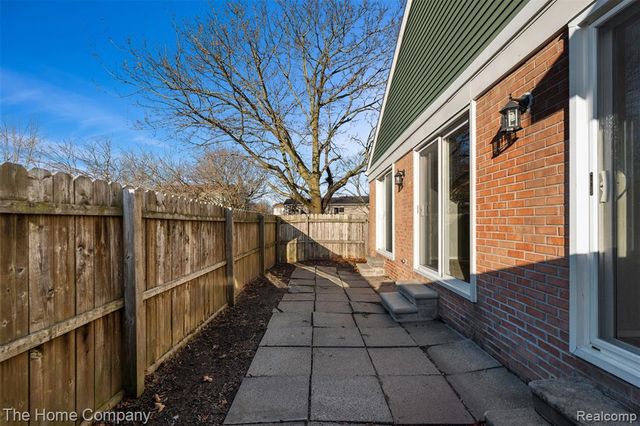 23639 Stonehenge Boulevard, Novi, MI 48375