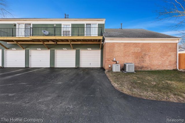 23639 Stonehenge Boulevard, Novi, MI 48375