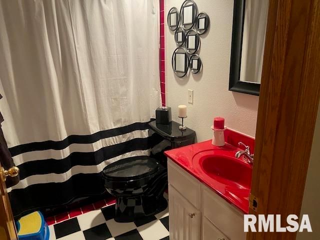 12863 Bowling Alley Road, Benton, IL 62812