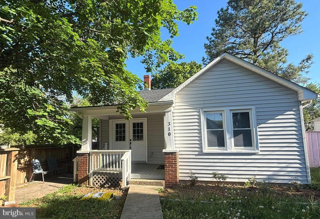 310 FRAZER PL, Front Royal, VA 22630