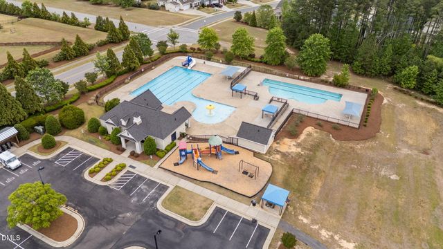 513 Lake Gaston Drive, Fuquay Varina, NC 27526