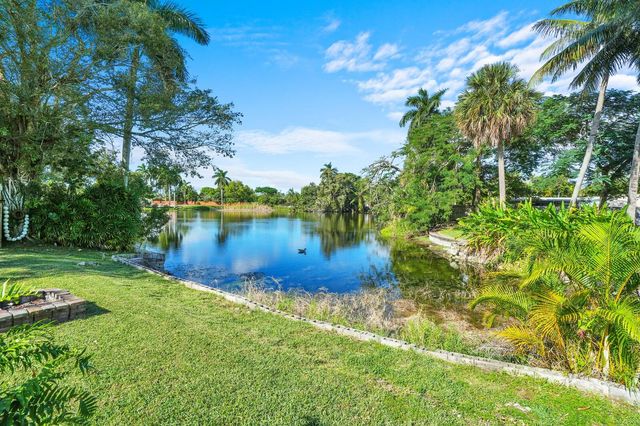 3159 Riddle Rd, West Palm Beach, FL 33406