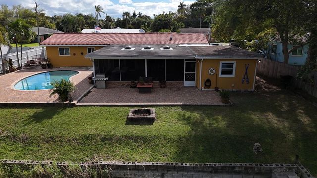 3159 Riddle Rd, West Palm Beach, FL 33406