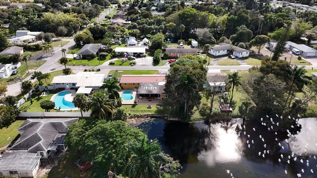 3159 Riddle Rd, West Palm Beach, FL 33406