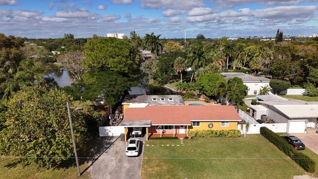 3159 Riddle Rd, West Palm Beach, FL 33406