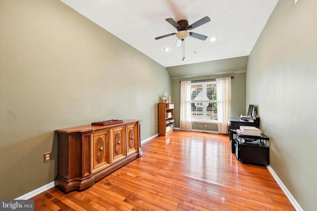 4 LINCOLN DR, Downingtown, PA 19335