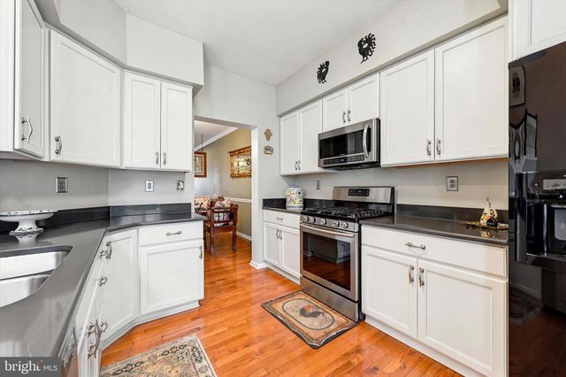 4 LINCOLN DR, Downingtown, PA 19335