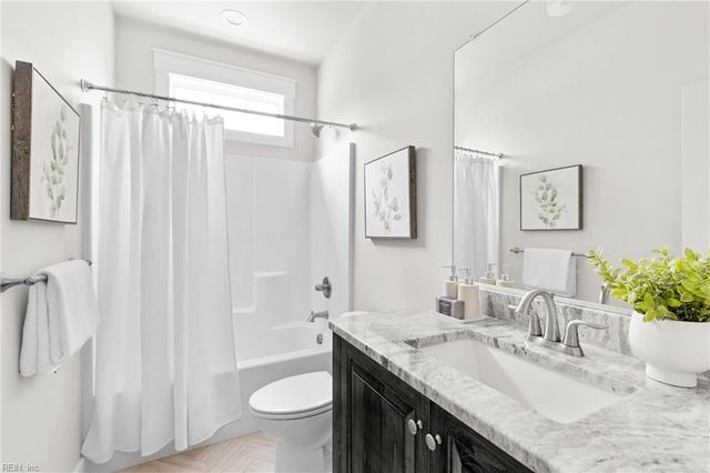 105 Alexandria WAY, Carrollton, VA 23314