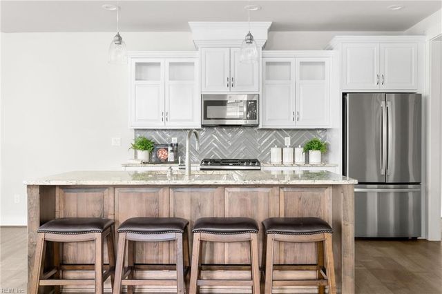 105 Alexandria WAY, Carrollton, VA 23314