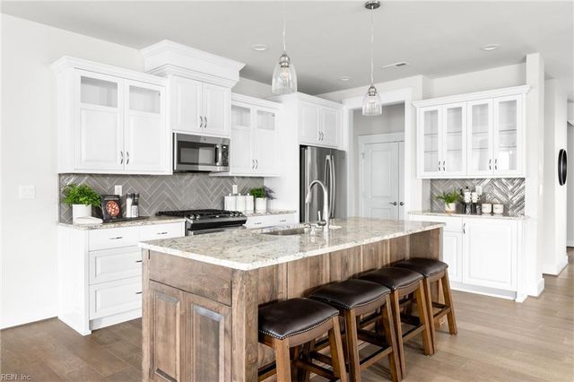 105 Alexandria WAY, Carrollton, VA 23314