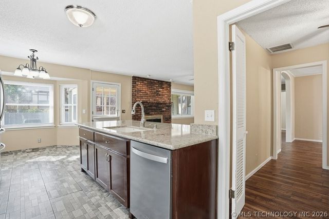 8116 S Florence Place, Tulsa, OK 74137