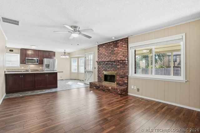 8116 S Florence Place, Tulsa, OK 74137