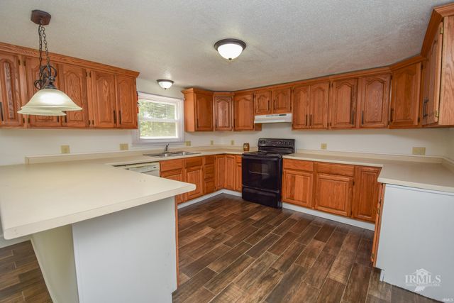 4044 S Younkin Drive, Redkey, IN 47373