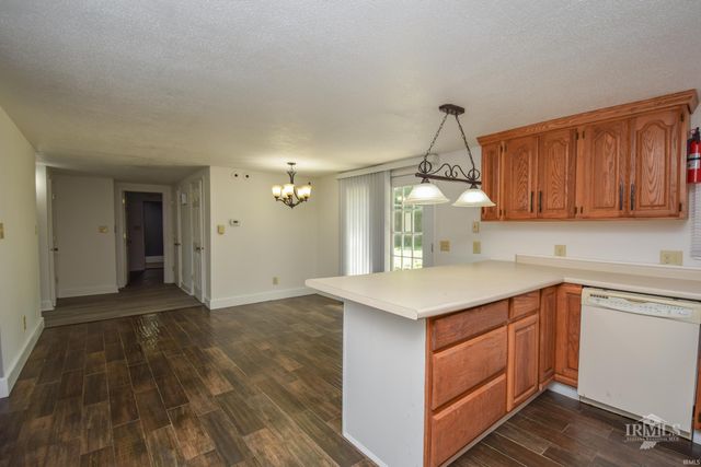 4044 S Younkin Drive, Redkey, IN 47373