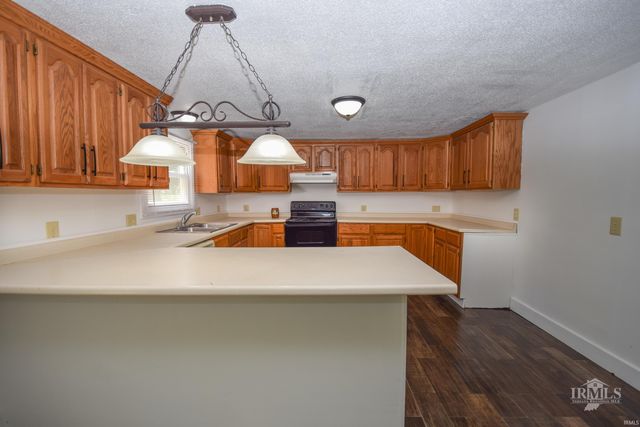 4044 S Younkin Drive, Redkey, IN 47373