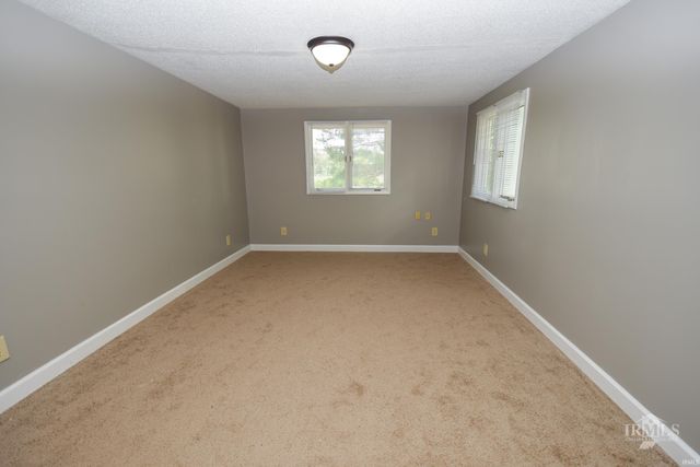 4044 S Younkin Drive, Redkey, IN 47373