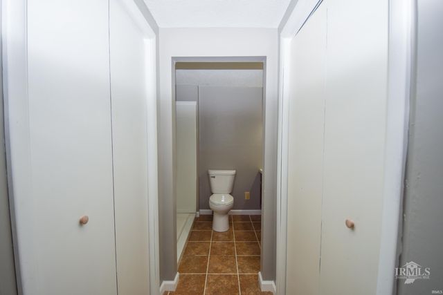 4044 S Younkin Drive, Redkey, IN 47373