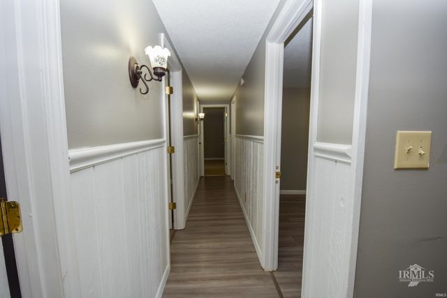 4044 S Younkin Drive, Redkey, IN 47373