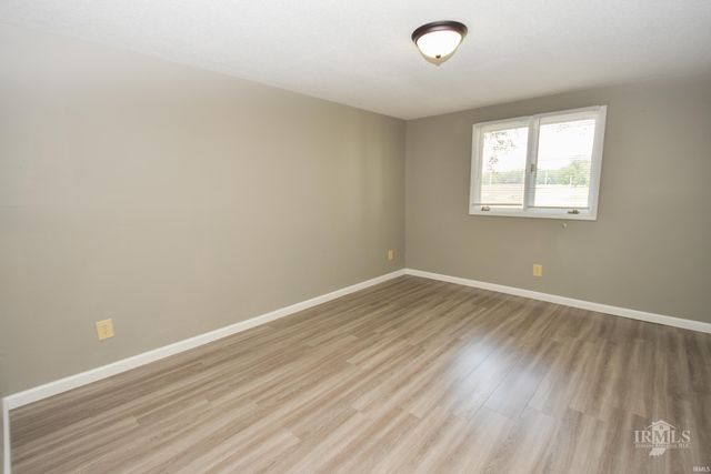 4044 S Younkin Drive, Redkey, IN 47373