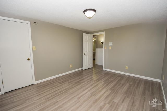 4044 S Younkin Drive, Redkey, IN 47373