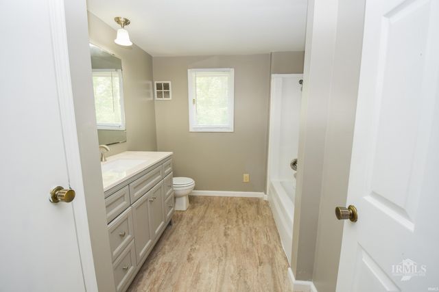 4044 S Younkin Drive, Redkey, IN 47373