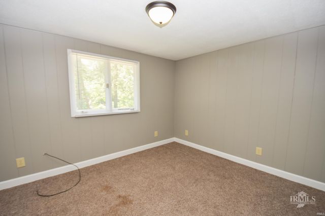 4044 S Younkin Drive, Redkey, IN 47373