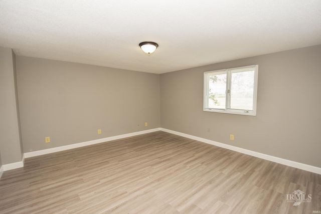 4044 S Younkin Drive, Redkey, IN 47373