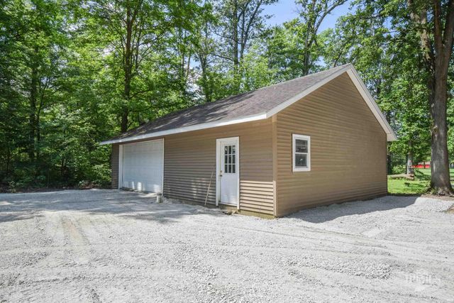 4044 S Younkin Drive, Redkey, IN 47373