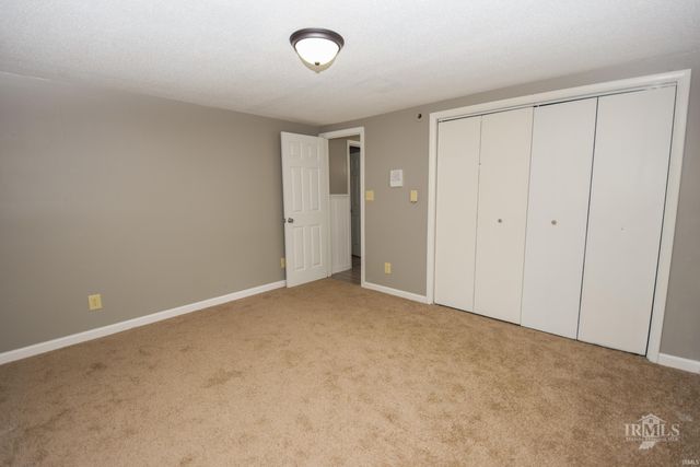 4044 S Younkin Drive, Redkey, IN 47373