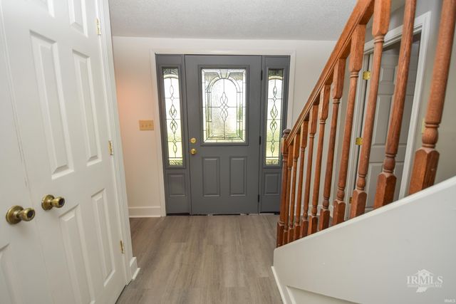 4044 S Younkin Drive, Redkey, IN 47373