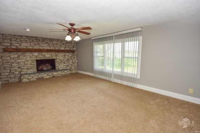 4044 S Younkin Drive, Redkey, IN 47373