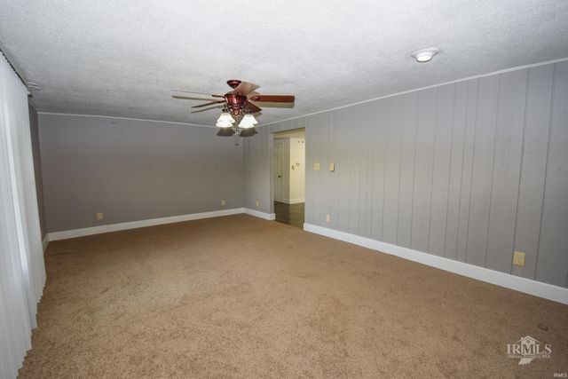 4044 S Younkin Drive, Redkey, IN 47373