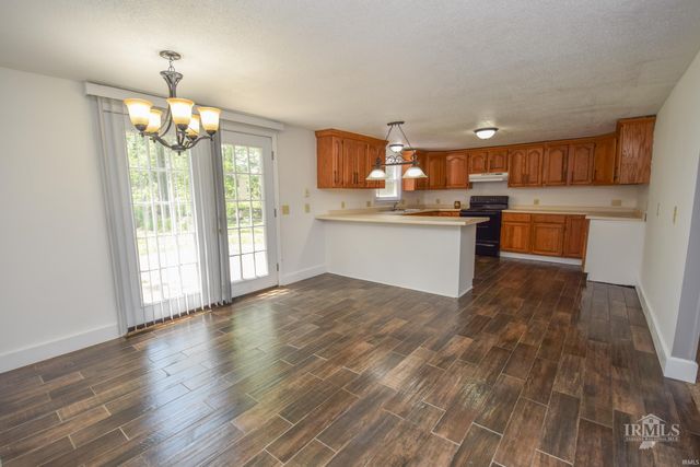 4044 S Younkin Drive, Redkey, IN 47373