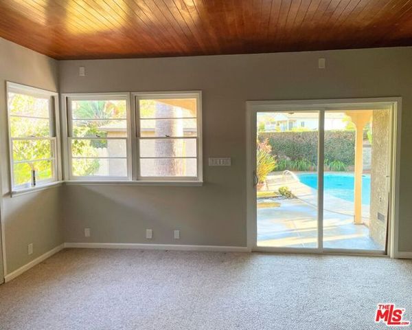 3416 W Clark Avenue, Burbank, CA 91505