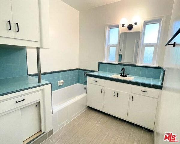 3416 W Clark Avenue, Burbank, CA 91505