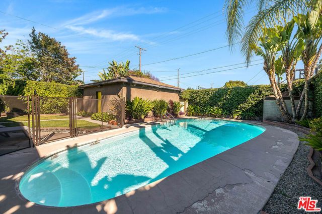 3416 W Clark Avenue, Burbank, CA 91505