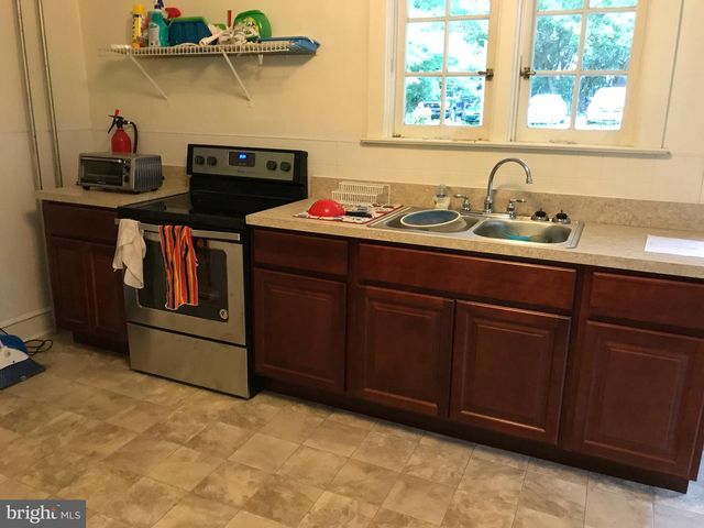 33 N PRINCE ST, Millersville, PA 17551